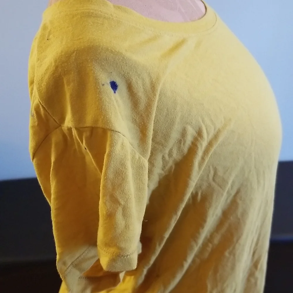 Yellow shirts - Picture 3 of 3